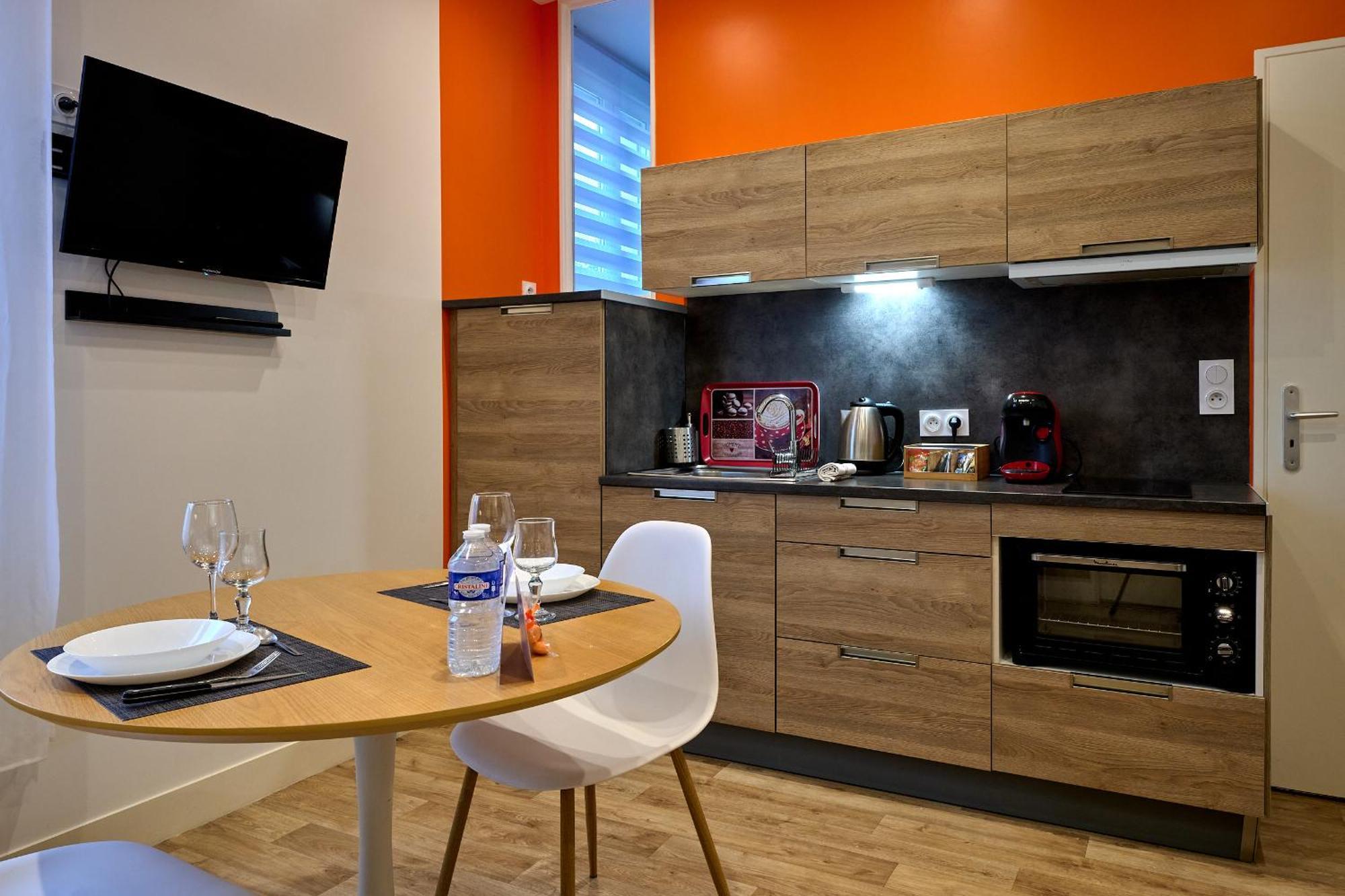 Le Faidherbe Style Appart' Hotel - Wifi Gratuit - Parking Gratuit Calme Et Lumineux Nevers Bagian luar foto